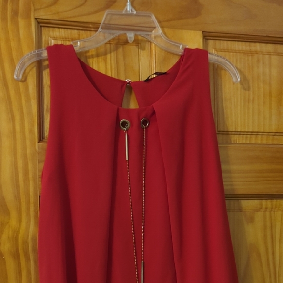 Elegant Red Midi Dress - Picture 2 of 8